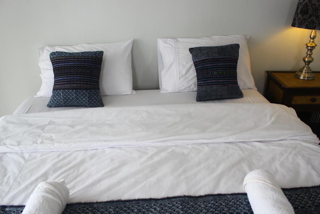 Baanlansa Bed&Bar Hotel Chiang Mai Buitenkant foto
