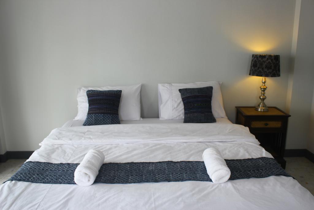 Baanlansa Bed&Bar Hotel Chiang Mai Buitenkant foto