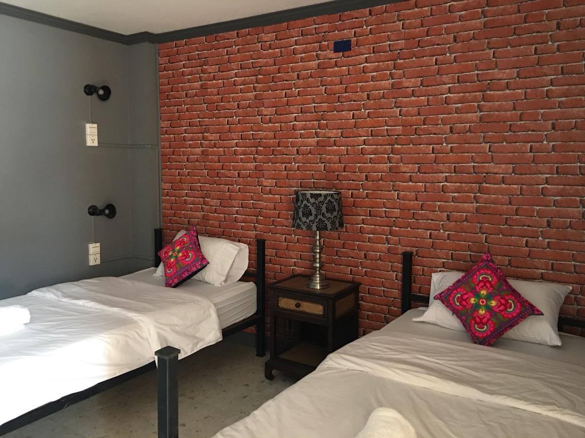 Baanlansa Bed&Bar Hotel Chiang Mai Buitenkant foto